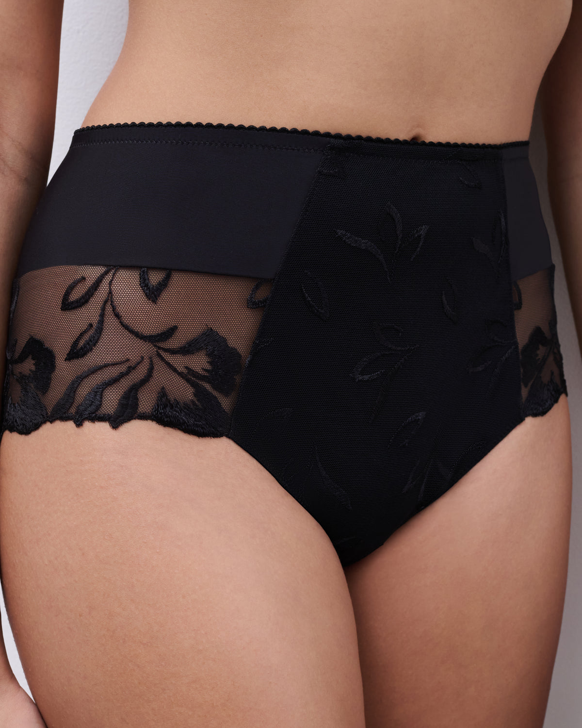 chantelle Majestic High-waisted support full brief black