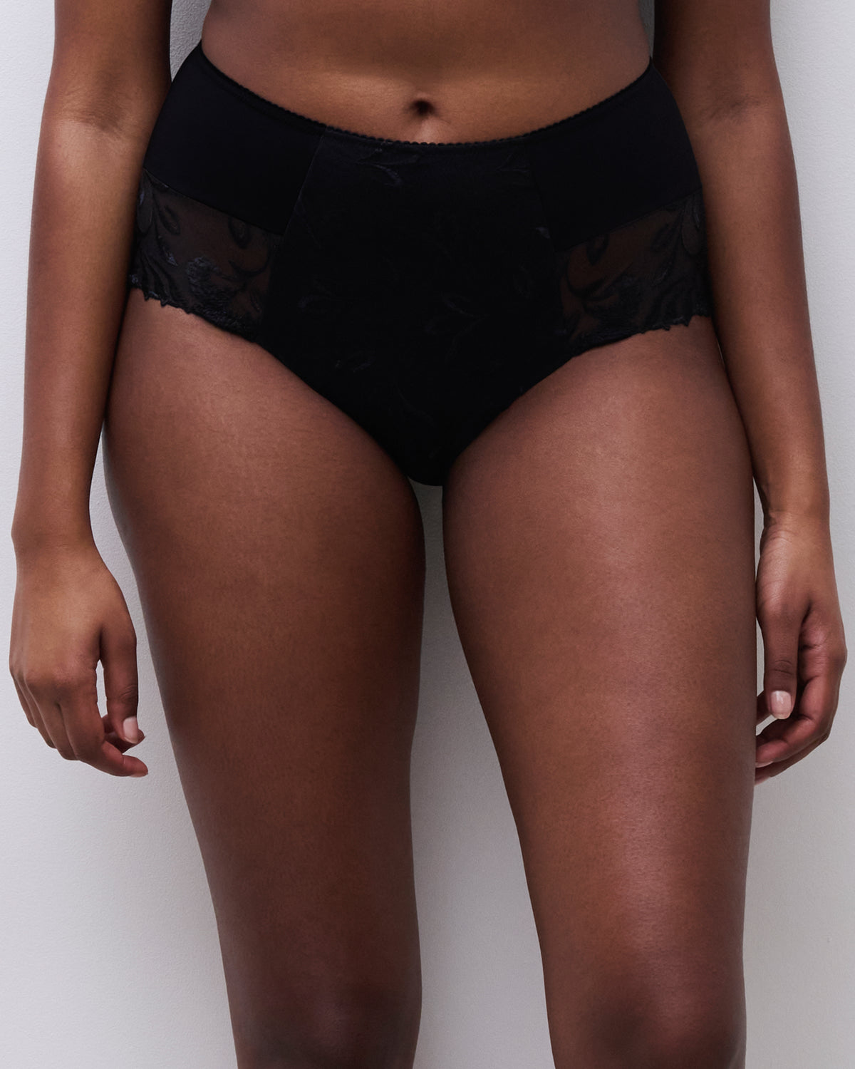 chantelle Majestic High-waisted support full brief black – bild 4