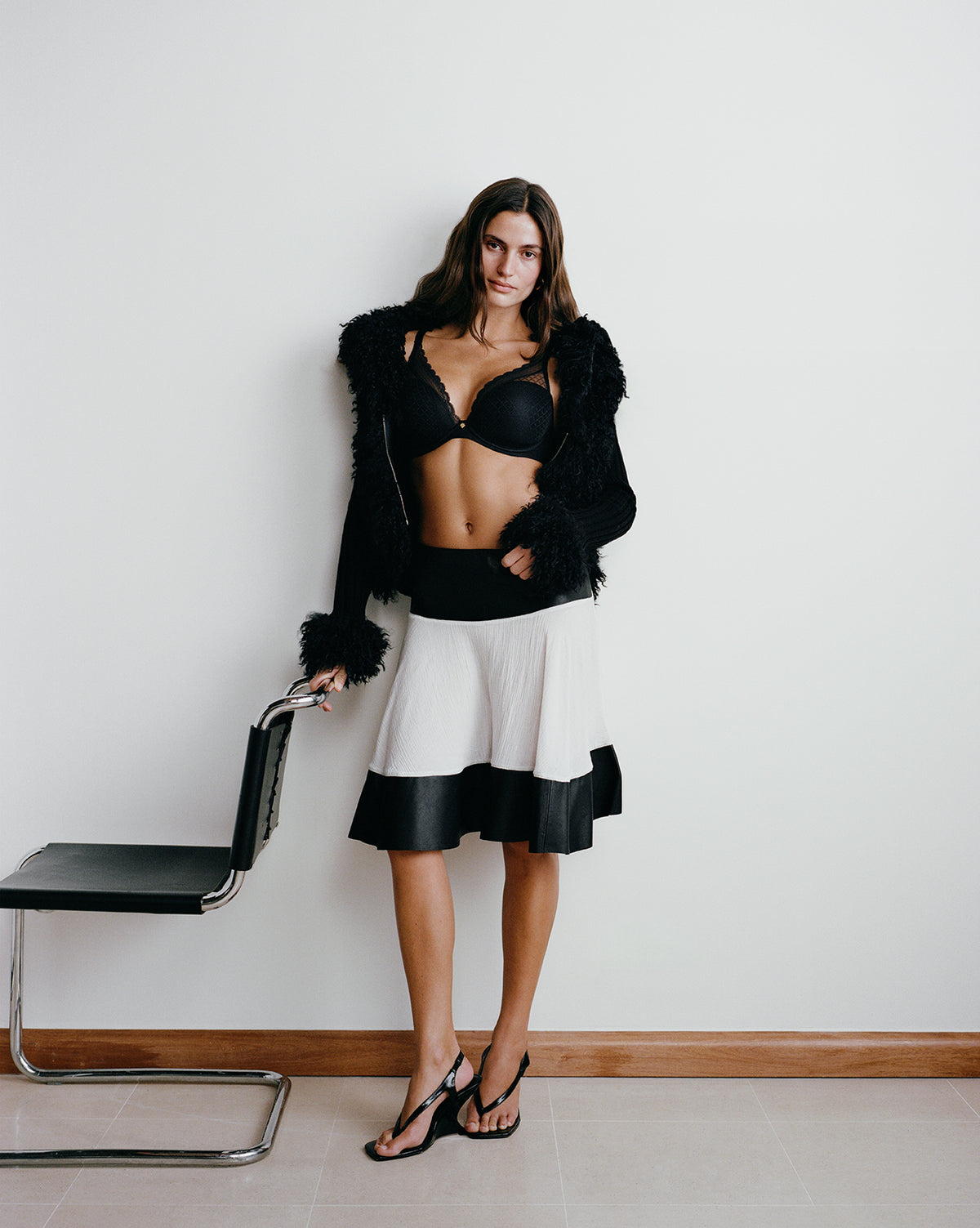 Chantelle T-shirt BH Norah Chic Plunge Svart – kampanjbild