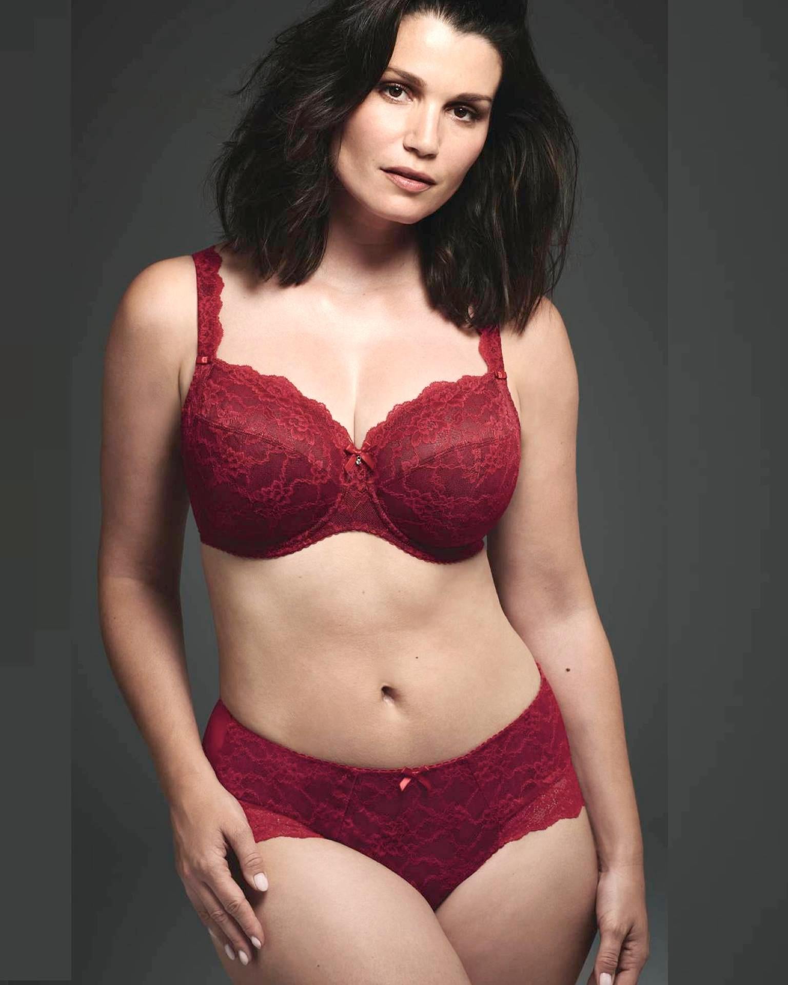 Rosa Faia Maxitrosa Bobette Ruby - Härliga Under