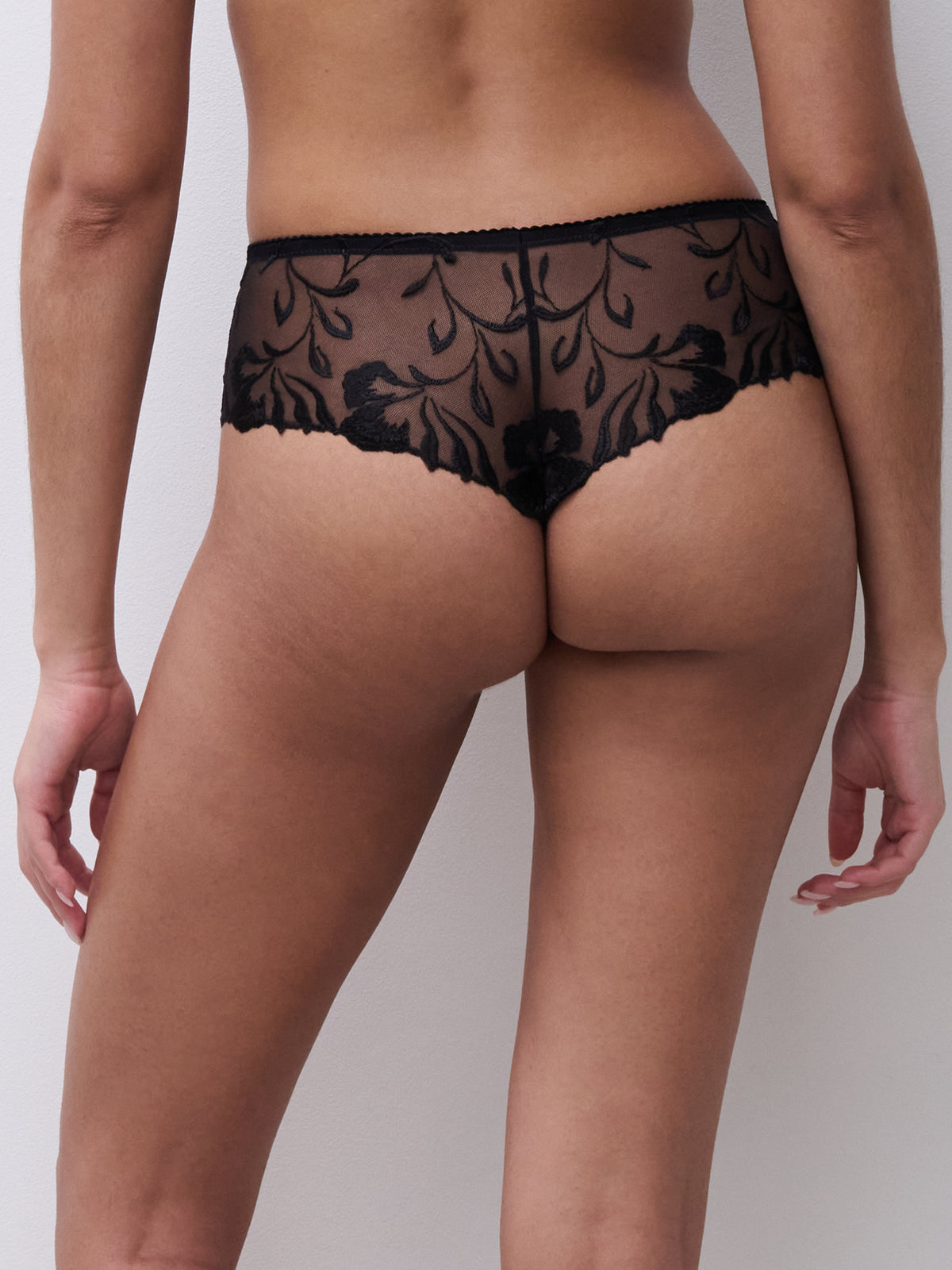Chantelle Majestic Revealing Shorty Svart – bild 4
