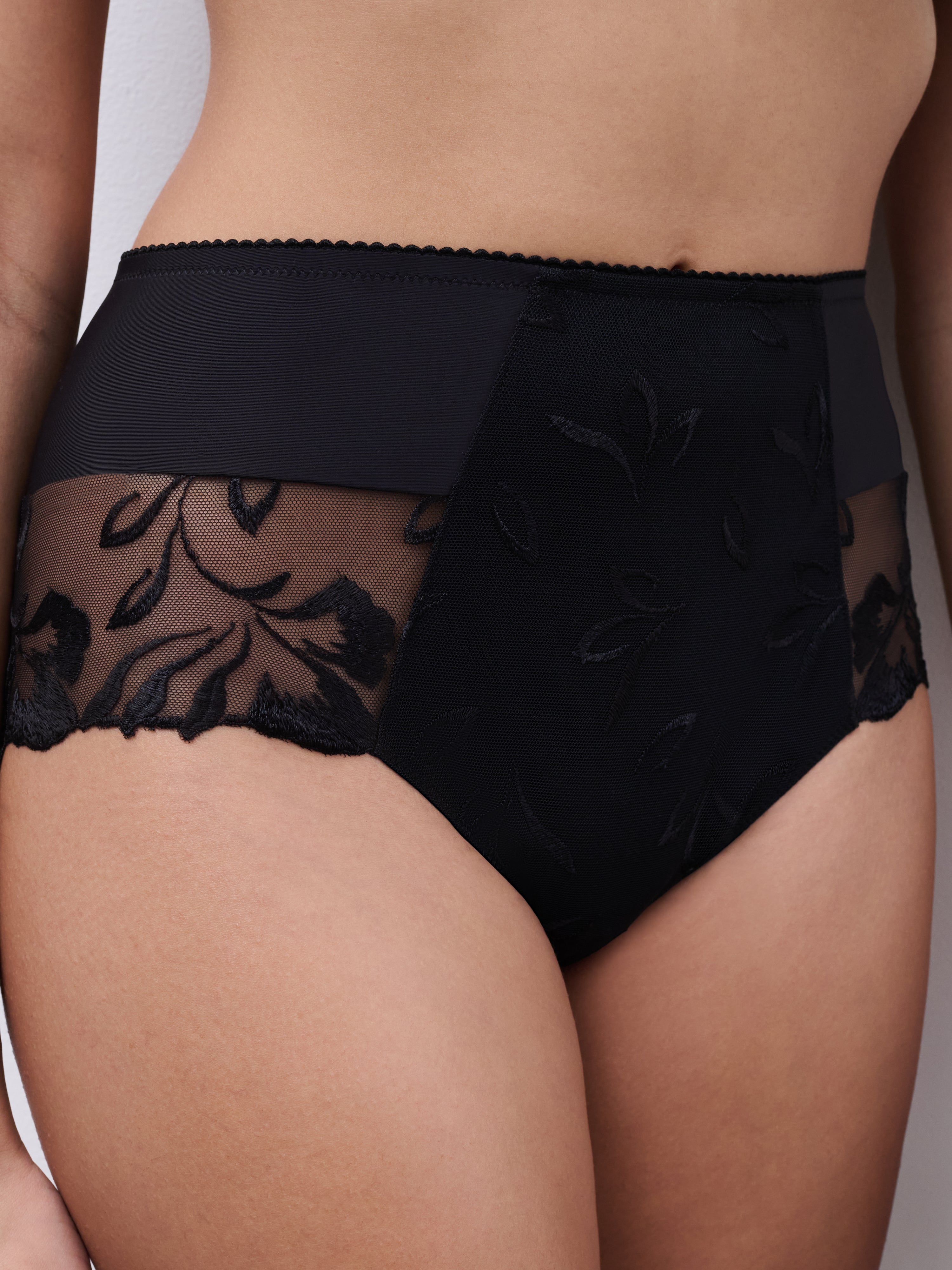 chantelle Majestic High-waisted support full brief black