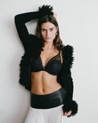 Chantelle T-shirt BH Norah Chic Plunge Svart – kampanjbild